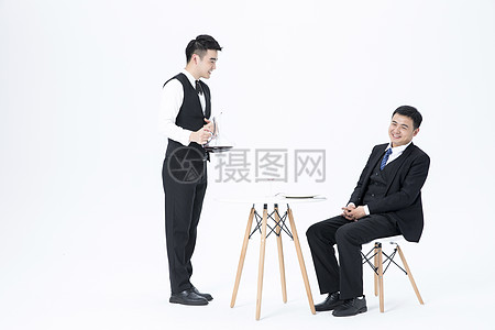 專業服務提升品酒體驗 服務與攝影的雙重藝術